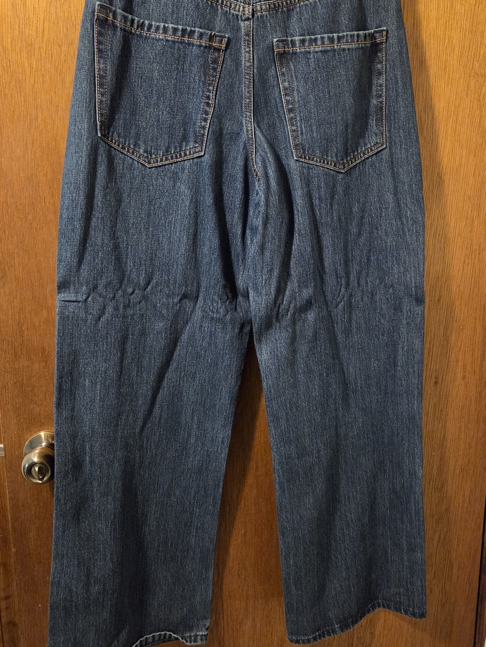 HOLLISTER New - Picture 2 of 4